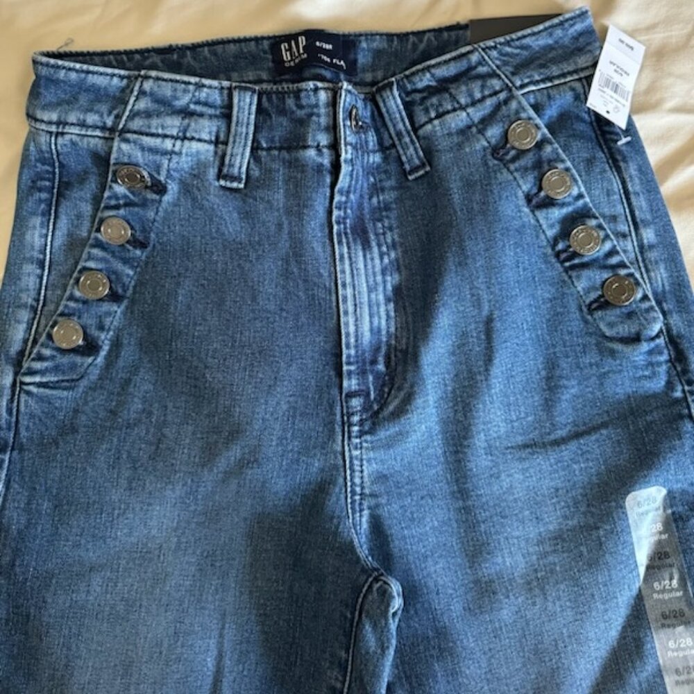 NWT High Rise '70s Flare Jeans